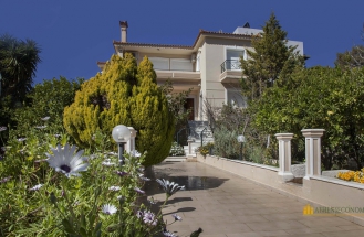 Villa at Lagonisi for sale, 550.000 euros, 430 sq.m.