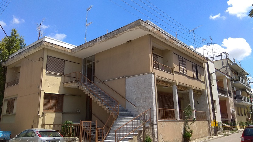 Building with apartments in Komotini