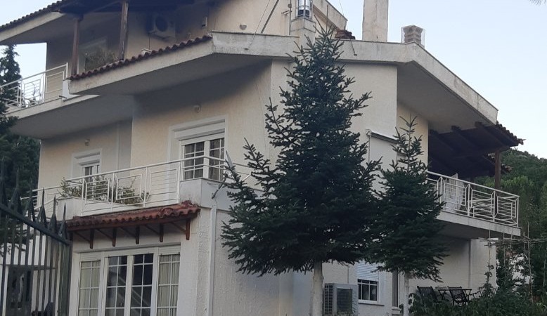 Detached house in Livadia, Central Greece