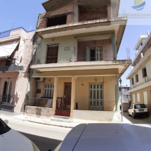 Building for renovation in Pyrgos (1)