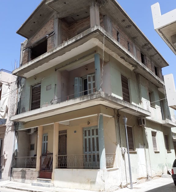 Three-storey building for sale in Pyrgos, Peloponnese