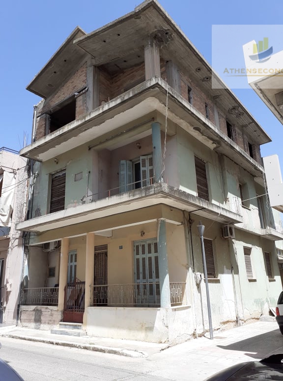 Three-storey building for sale in Pyrgos, Peloponnese