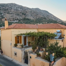 Mansion at Crete (1)