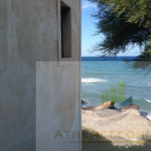 Seafront house in Oia, Santorini (4)