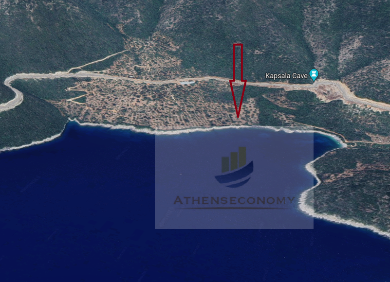 Seafront land in Kyparissi, Peloponnese