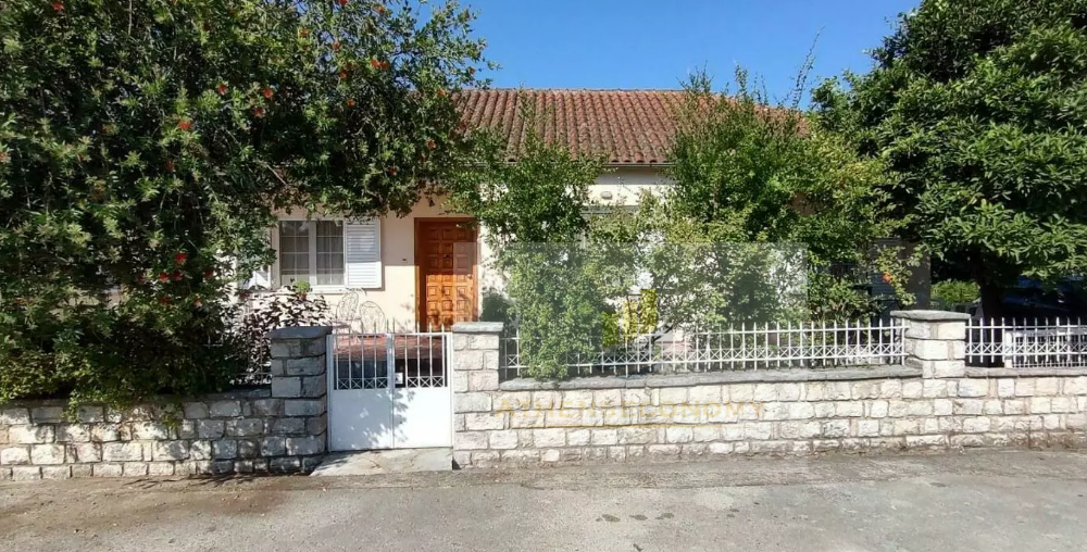 House with land in Ag. Spyridonas, Arta