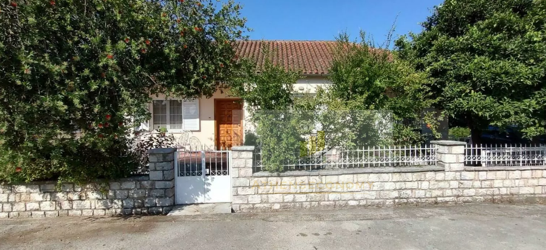 House with land in Ag. Spyridonas, Arta